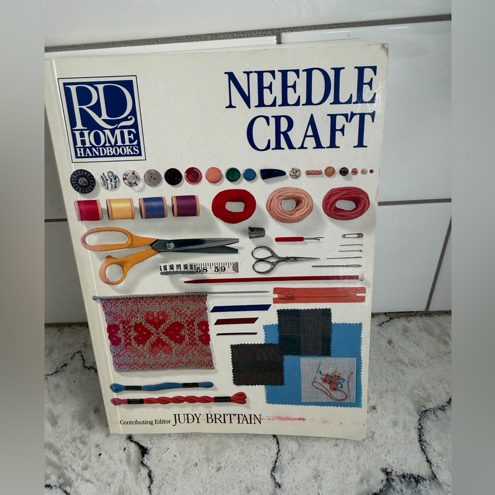 READERS DIGEST “NEEDLECRAFT” -RD HOME HANDBOOKS -Practical guide to many crafts